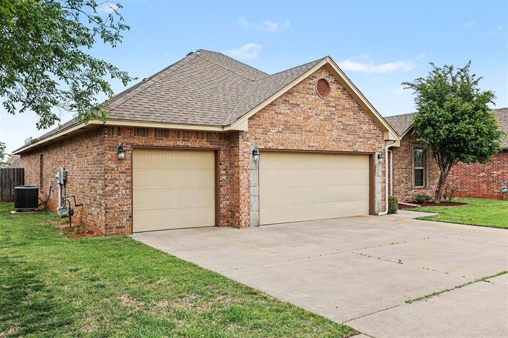 13533 Lancet LN, Oklahoma City, OK 73142