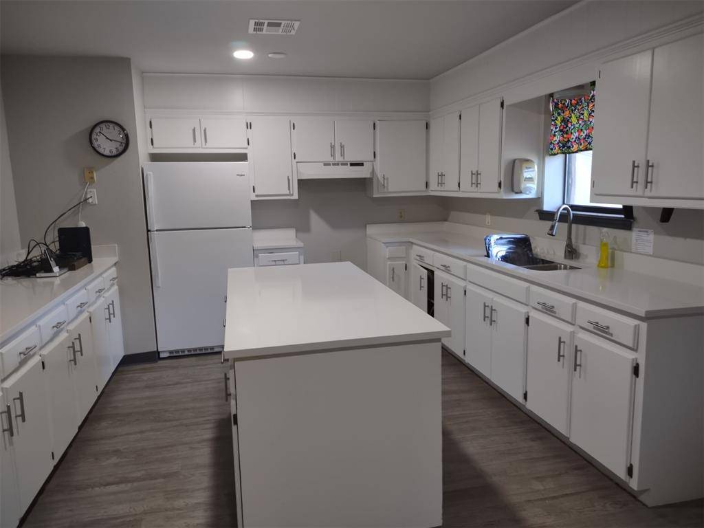823 S 3rd AVE, Stroud, OK 74079