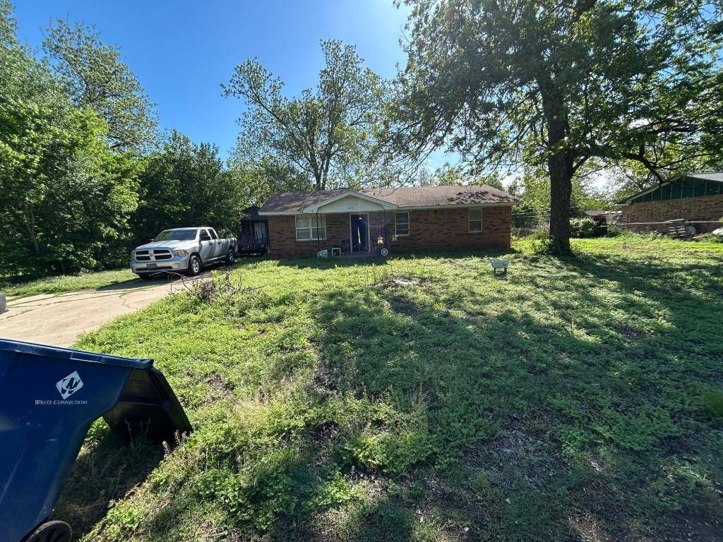 1106 N 11th ST, Chickasha, OK 73018