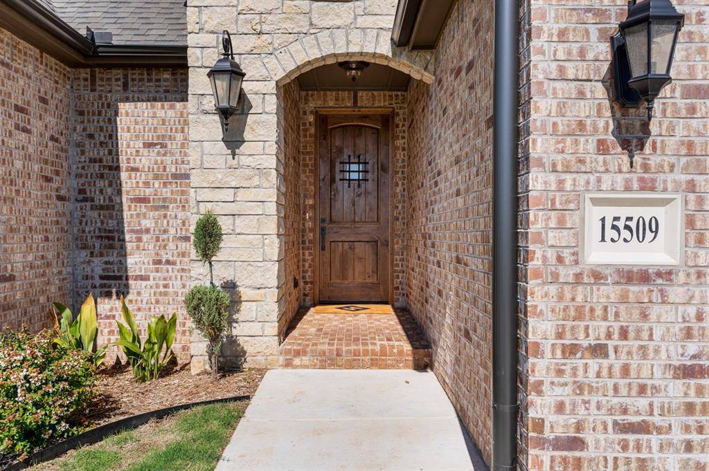 15509 Bergman CIR, Edmond, OK 73013