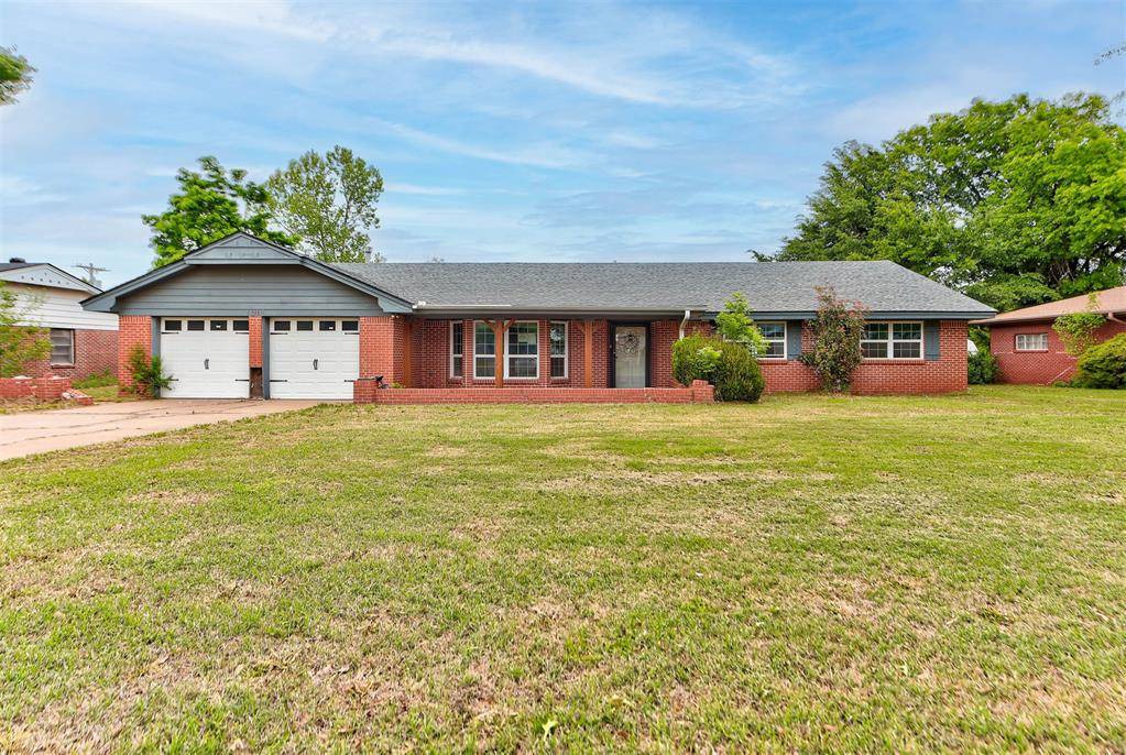 1506 W Walnut ST, El Reno, OK 73036