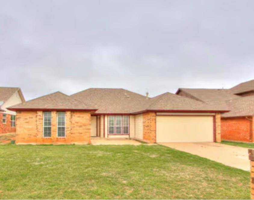 11633 SW 3rd ST, Yukon, OK 73099