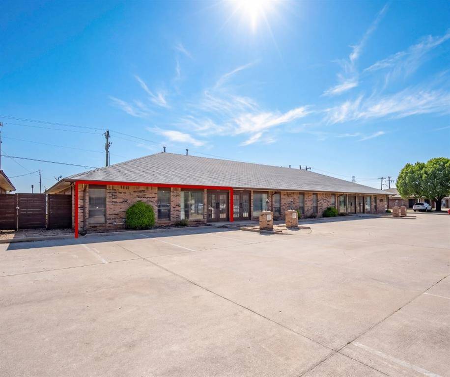 1225 Sovereign ROW #101, Oklahoma City, OK 73108