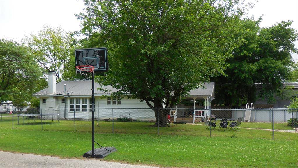 601 S 3rd ST, Davis, OK 73030