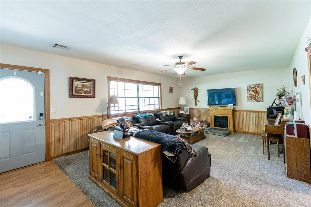 704 N Broadway ST, Sayre, OK 73662