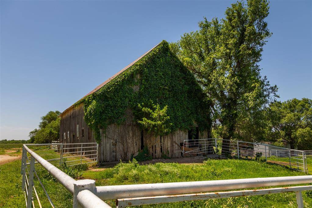3025 Breckenridge RD, Enid, OK 73701