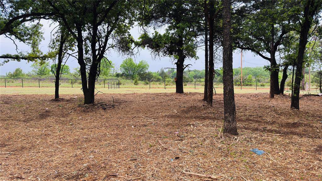 5928 Crest DR, Guthrie, OK 73044