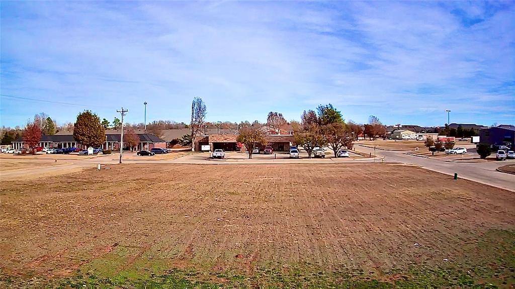 N Financial TER, Mustang, OK 73064