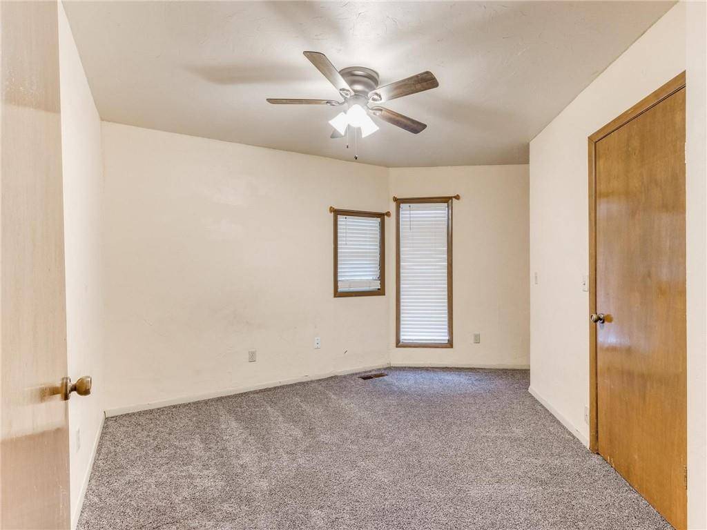 108 Saint Charles PL, Chickasha, OK 73018