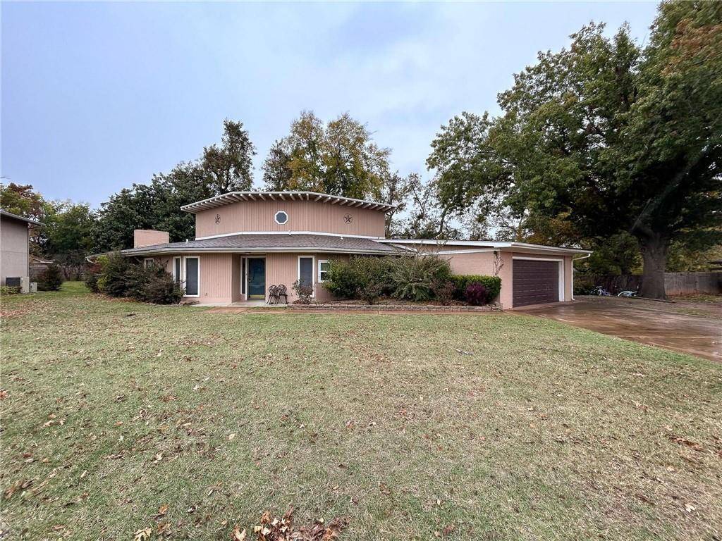 108 Saint Charles PL, Chickasha, OK 73018