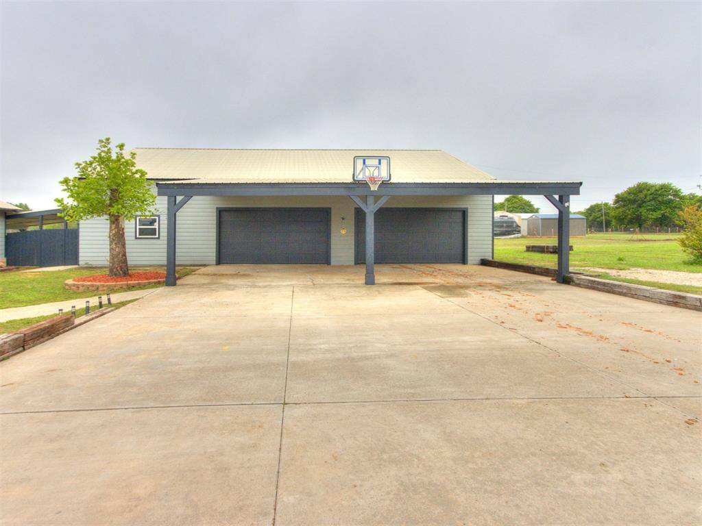 202 S Pottawatomie RD, Harrah, OK 73045