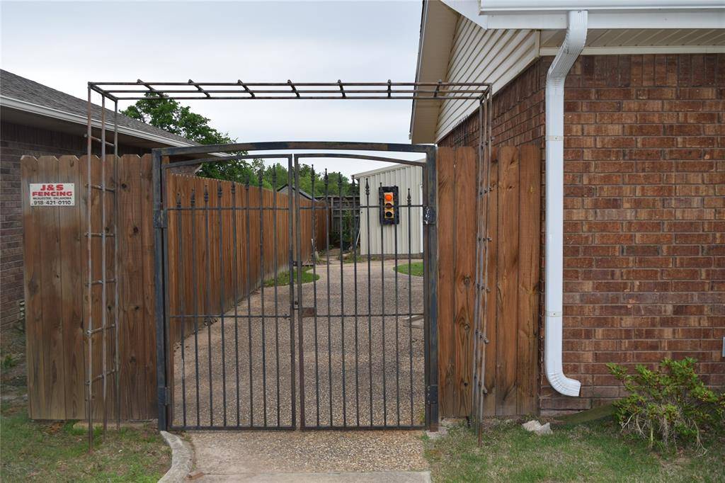 1199 E Reynolds RD, Mcalester, OK 74501