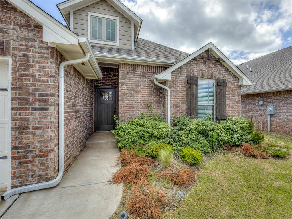 12316 SW 31st ST, Yukon, OK 73099