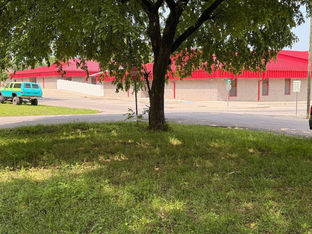 509 E Chickasaw ST, Wynnewood, OK 73098