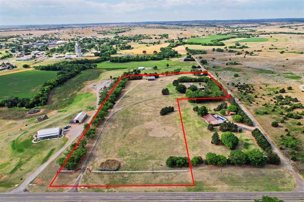 202 Whiteshield ST, Hammon, OK 73650