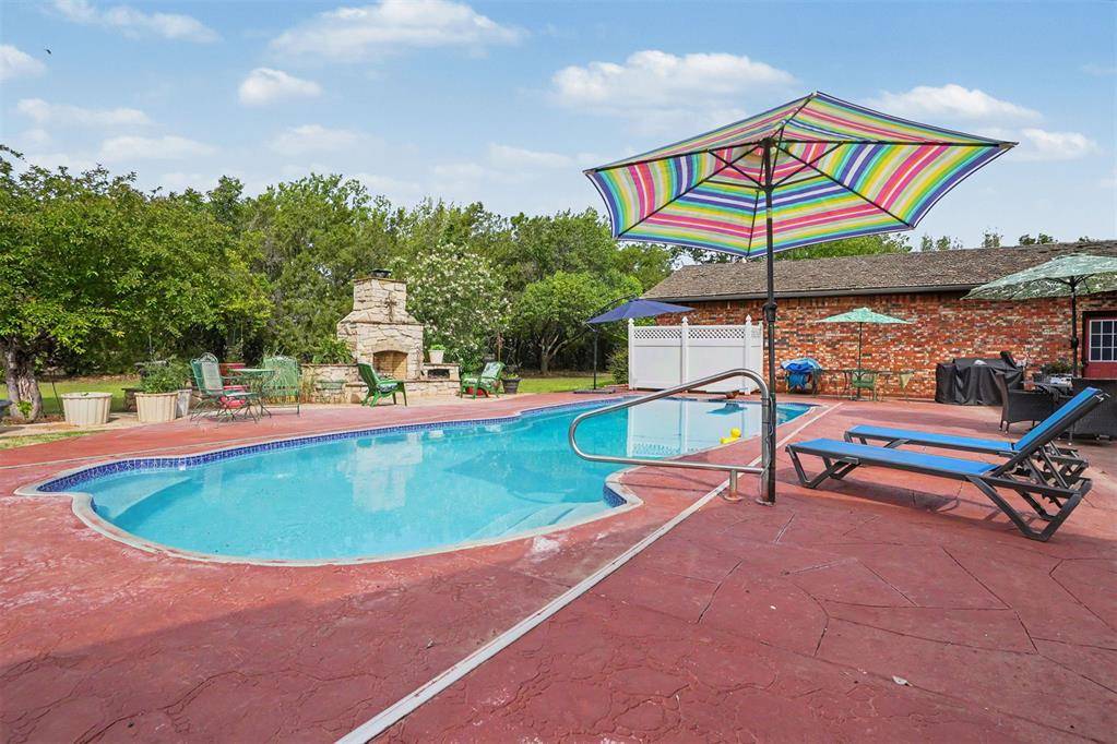 202 Whiteshield ST, Hammon, OK 73650