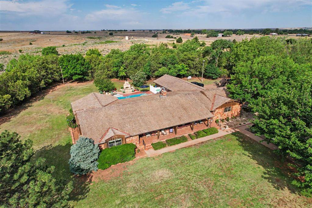 202 Whiteshield ST, Hammon, OK 73650