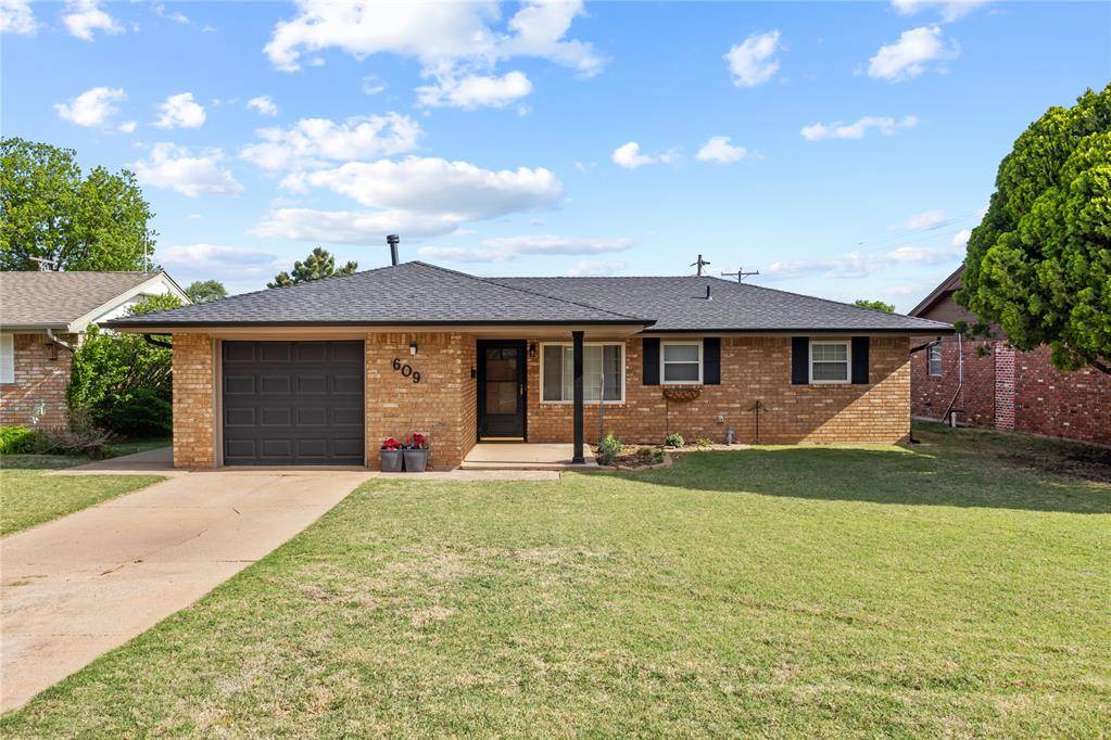 609 W 10th ST, Cordell, OK 73632