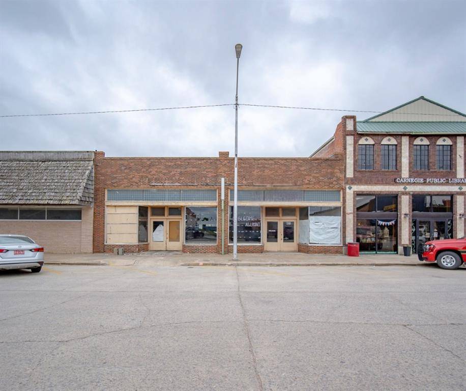 8 E Main ST, Carnegie, OK 73015