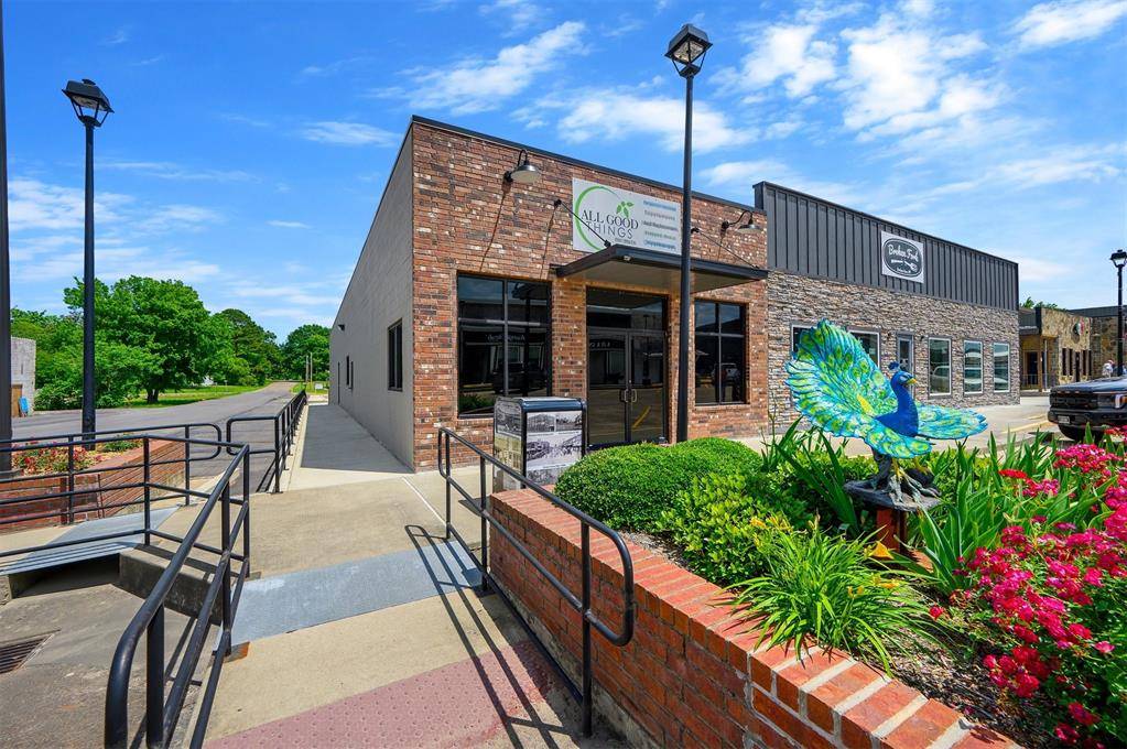 124 N Main ST, Broken Bow, OK 74728