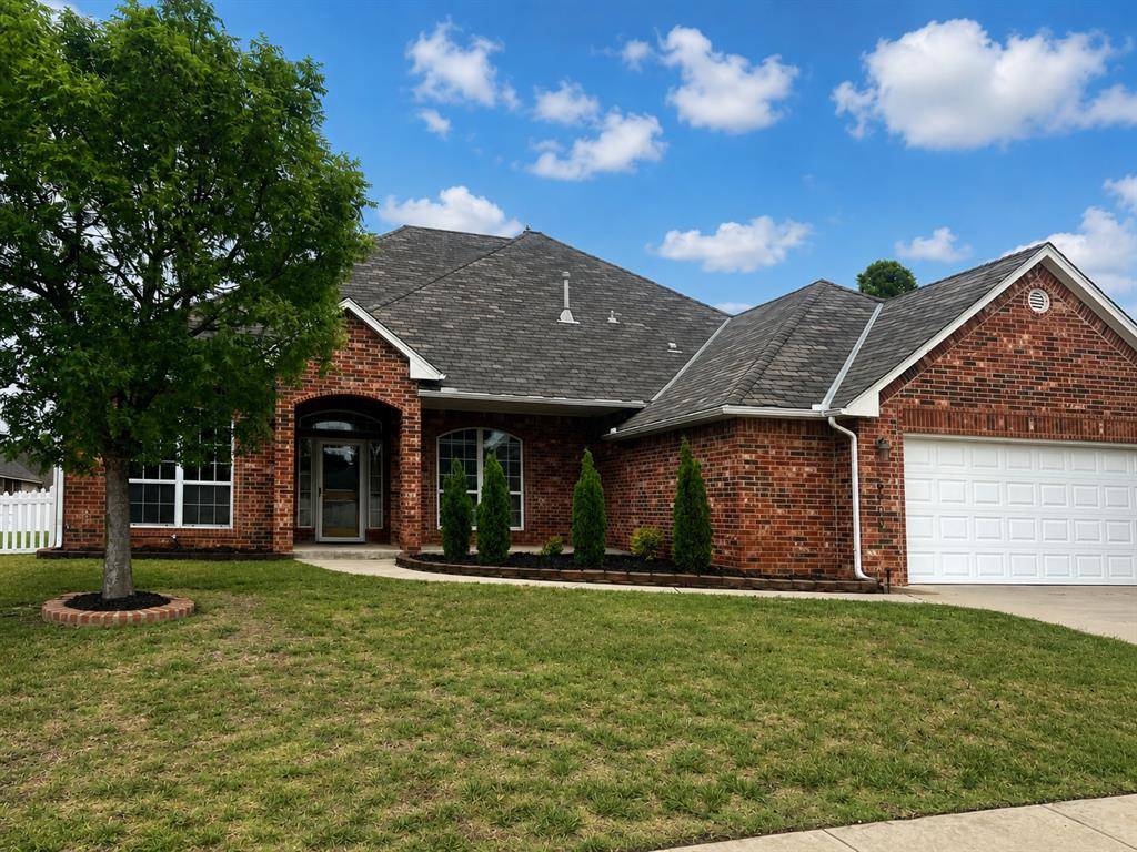 16700 Brewster LN, Edmond, OK 73012