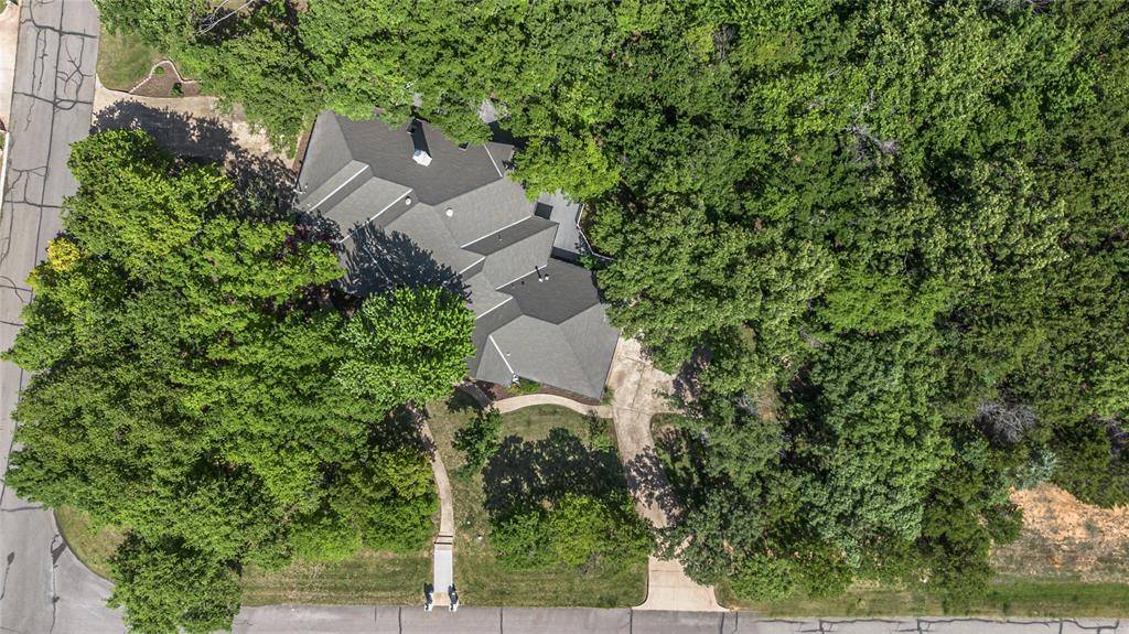 2500 Perth DR, Edmond, OK 73013