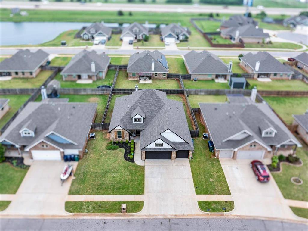 612 Bison Crossing DR, Yukon, OK 73099