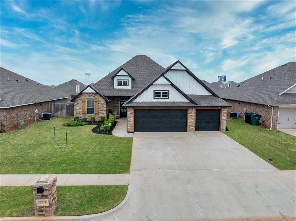 612 Bison Crossing DR, Yukon, OK 73099