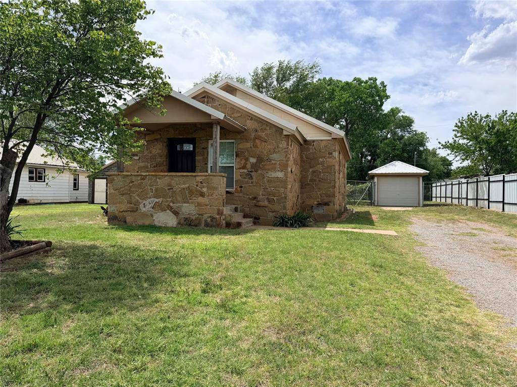 711 S Randall AVE, Elk City, OK 73644
