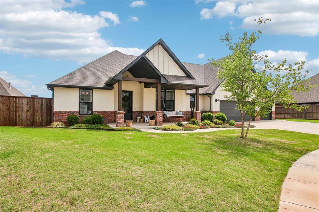 2208 W Earl DR, Mustang, OK 73064