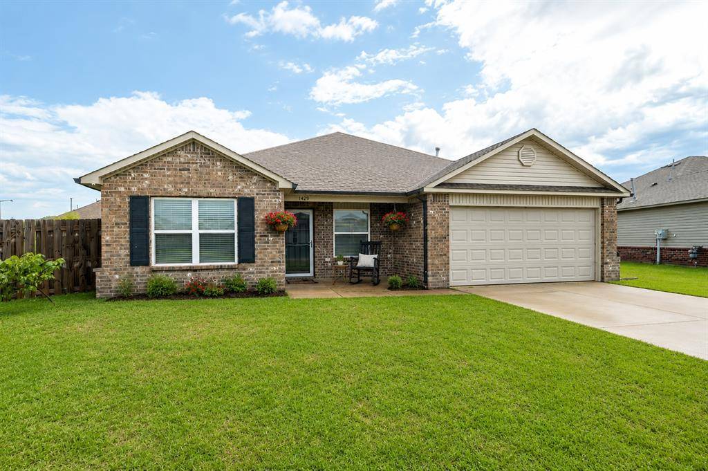 1429 Quartz PL, Noble, OK 73068