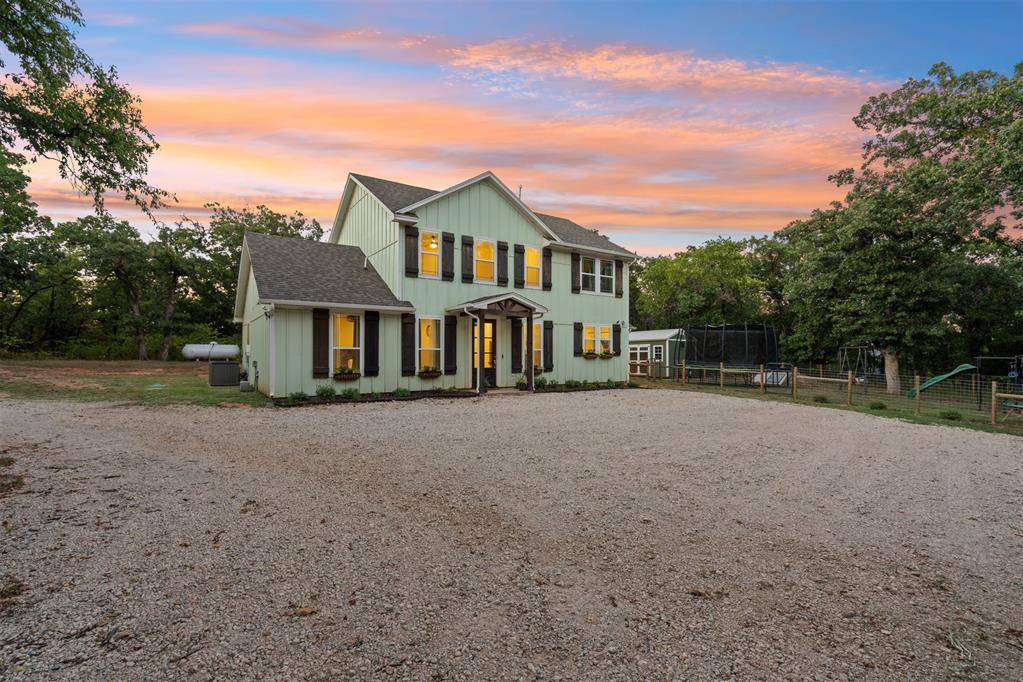 9025 E Charter Oak RD, Guthrie, OK 73044