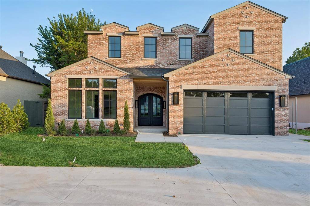 1722 Huntington AVE, Nichols Hills, OK 73116