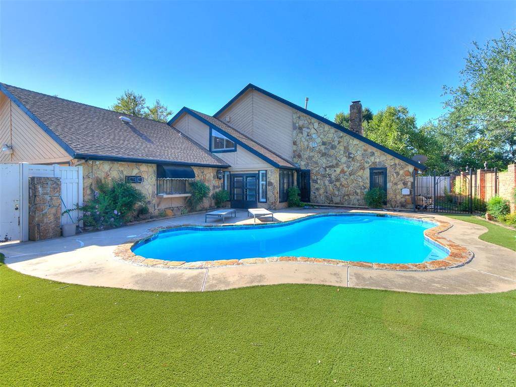8101 Brownsville LN, Bethany, OK 73008