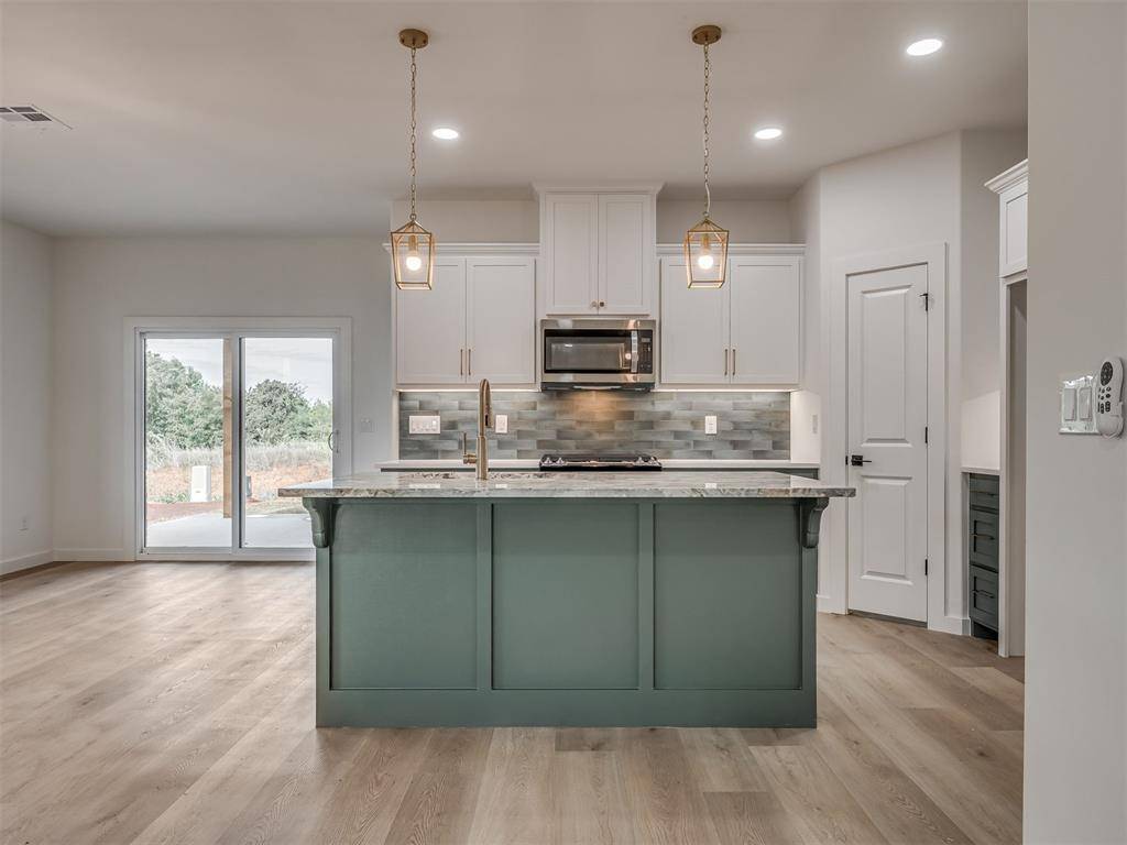 1901 Long Cove AVE, Yukon, OK 73099