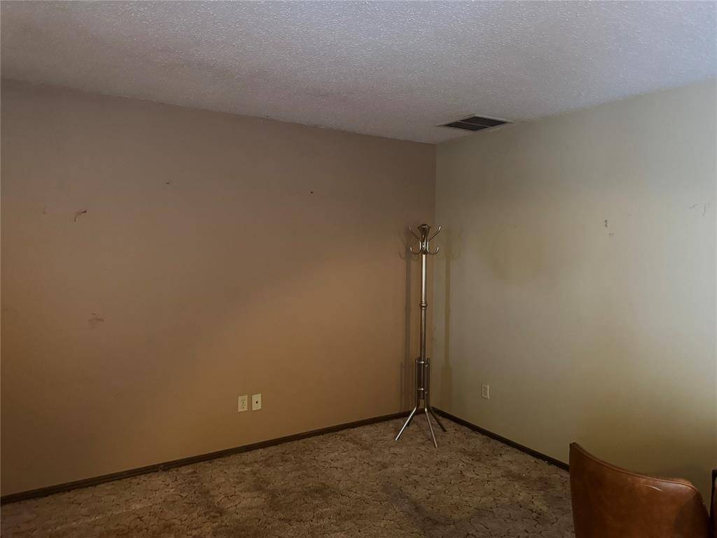 7501 NW 12th PL, Oklahoma City, OK 73127
