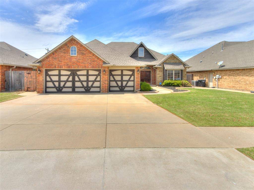 1113 Kelsi DR, Moore, OK 73160