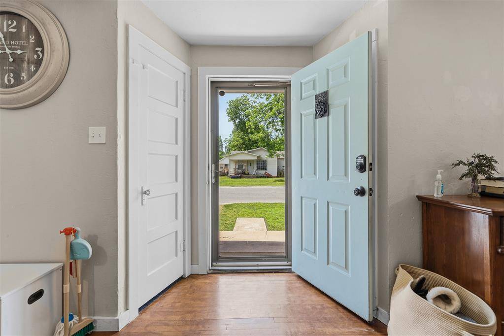 106 E Agnew AVE, Pauls Valley, OK 73075