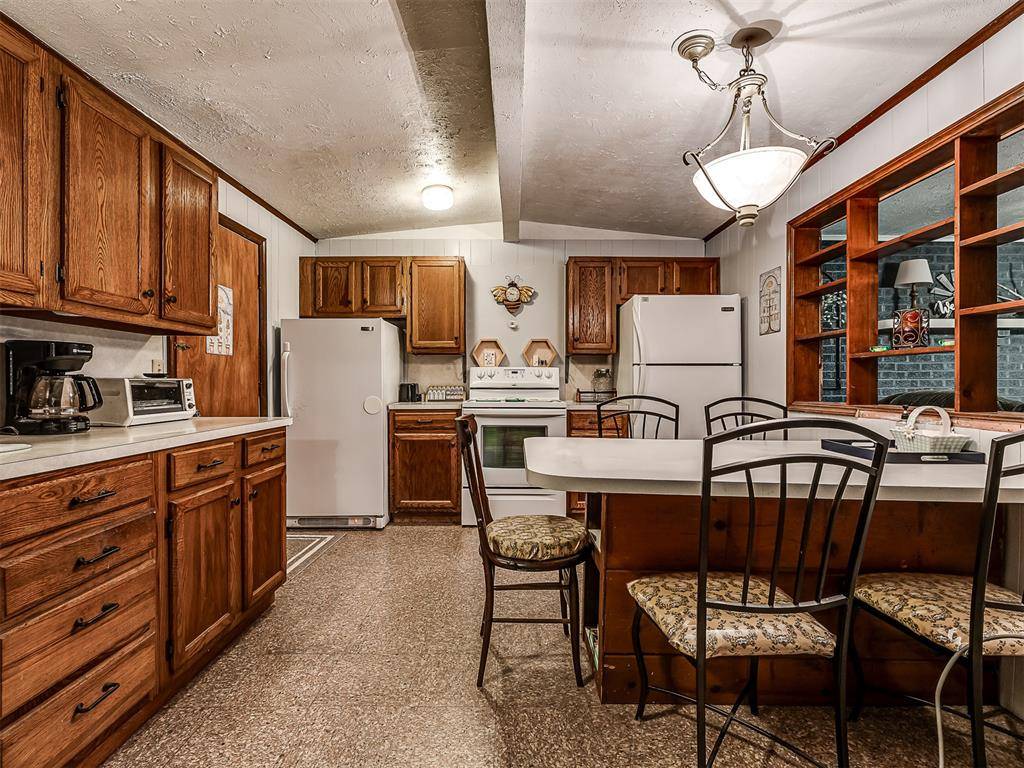 269 Muskogee DR, Eucha, OK 74342