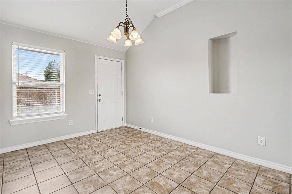 8012 John Robert DR, Oklahoma City, OK 73135