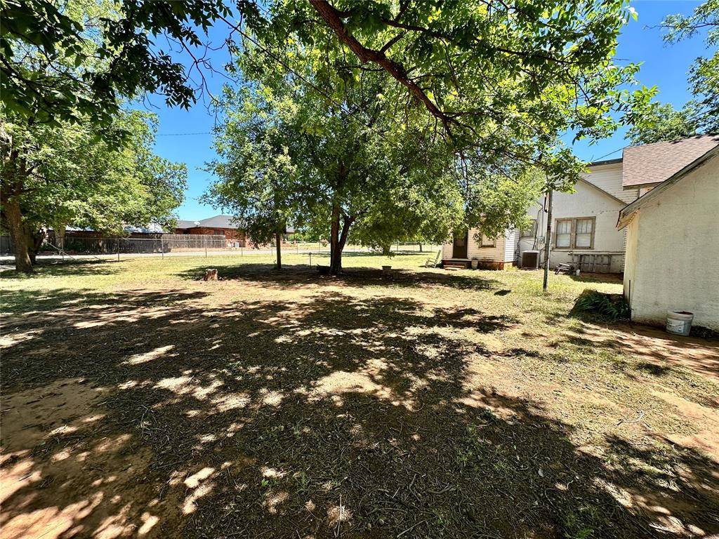 1411 N US Route 66/ N 4th ST, Sayre, OK 73662