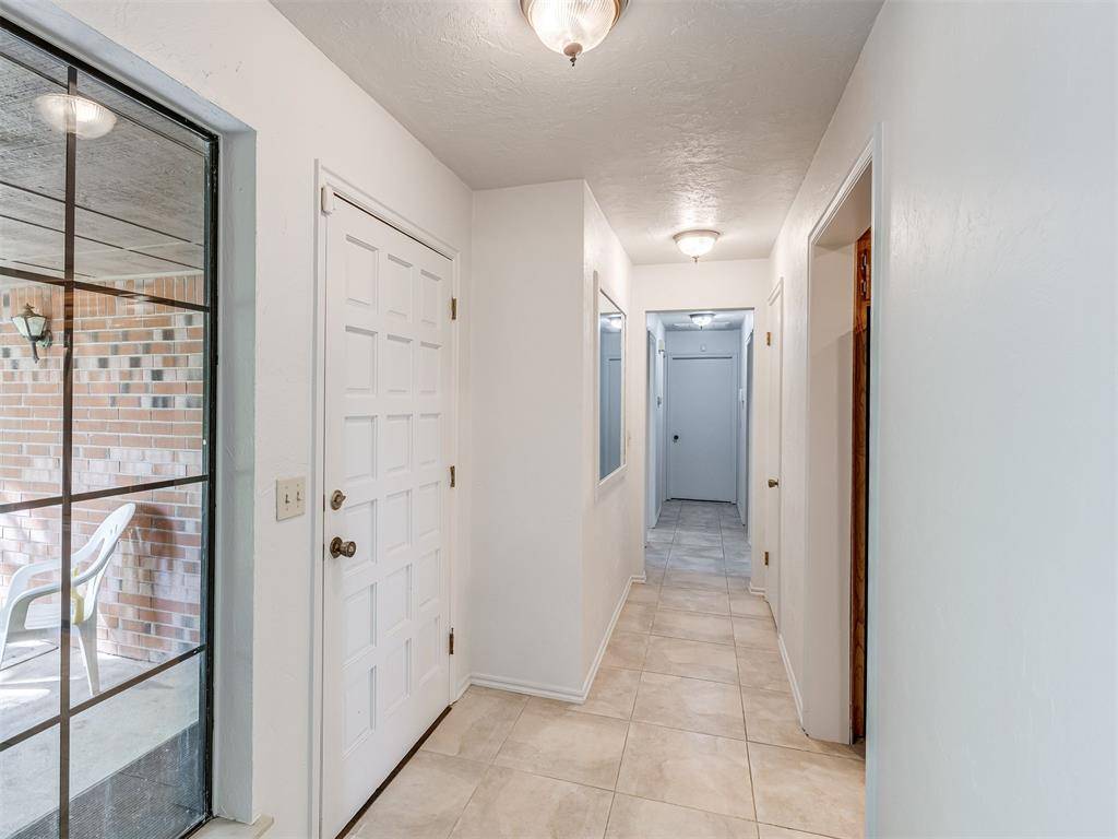 1404 Oak DR, Edmond, OK 73034