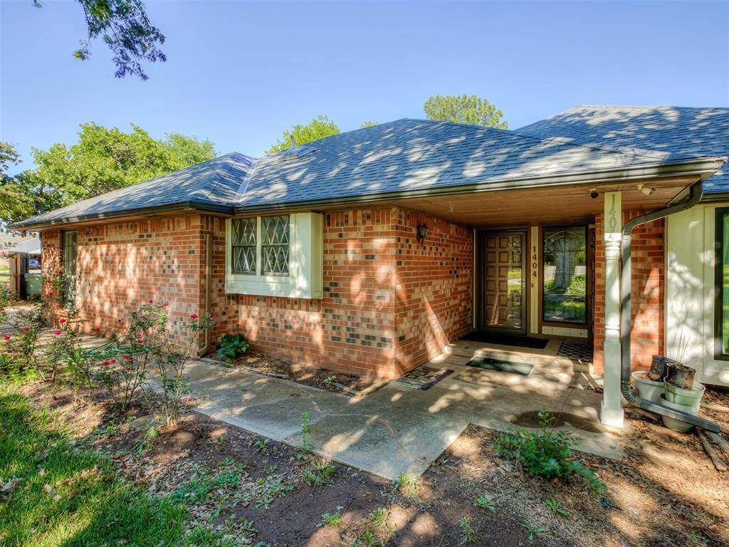 1404 Oak DR, Edmond, OK 73034
