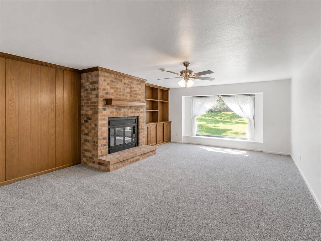 1404 Oak DR, Edmond, OK 73034