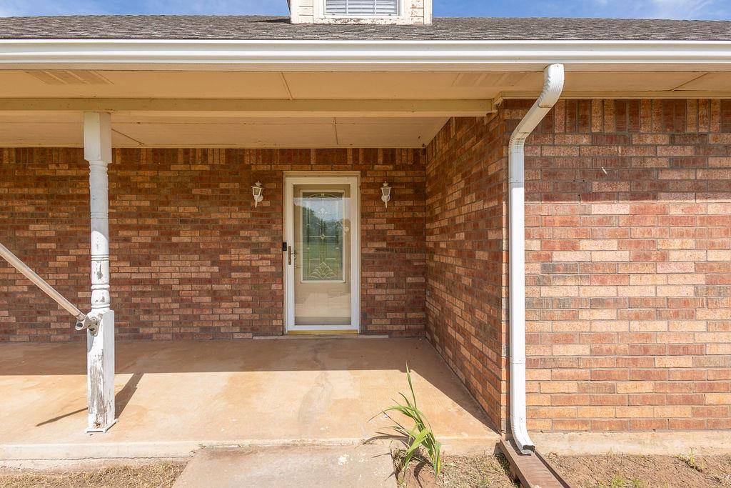 4730 SW Paint RD, Cache, OK 73527
