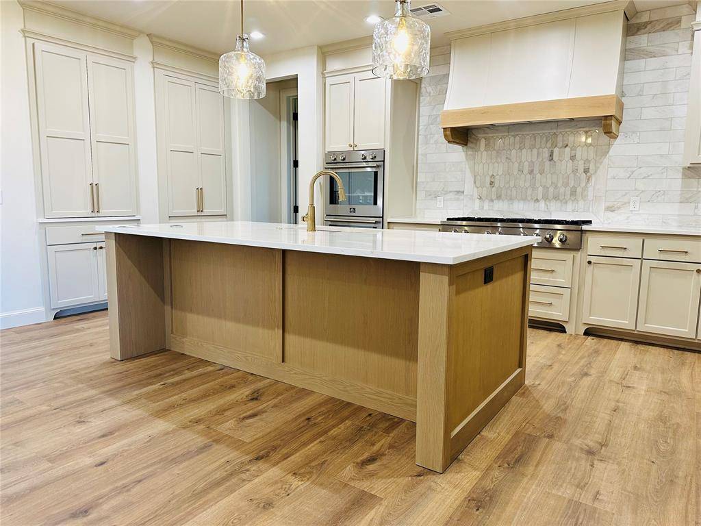 3405 Hogan DR, Weatherford, OK 73096