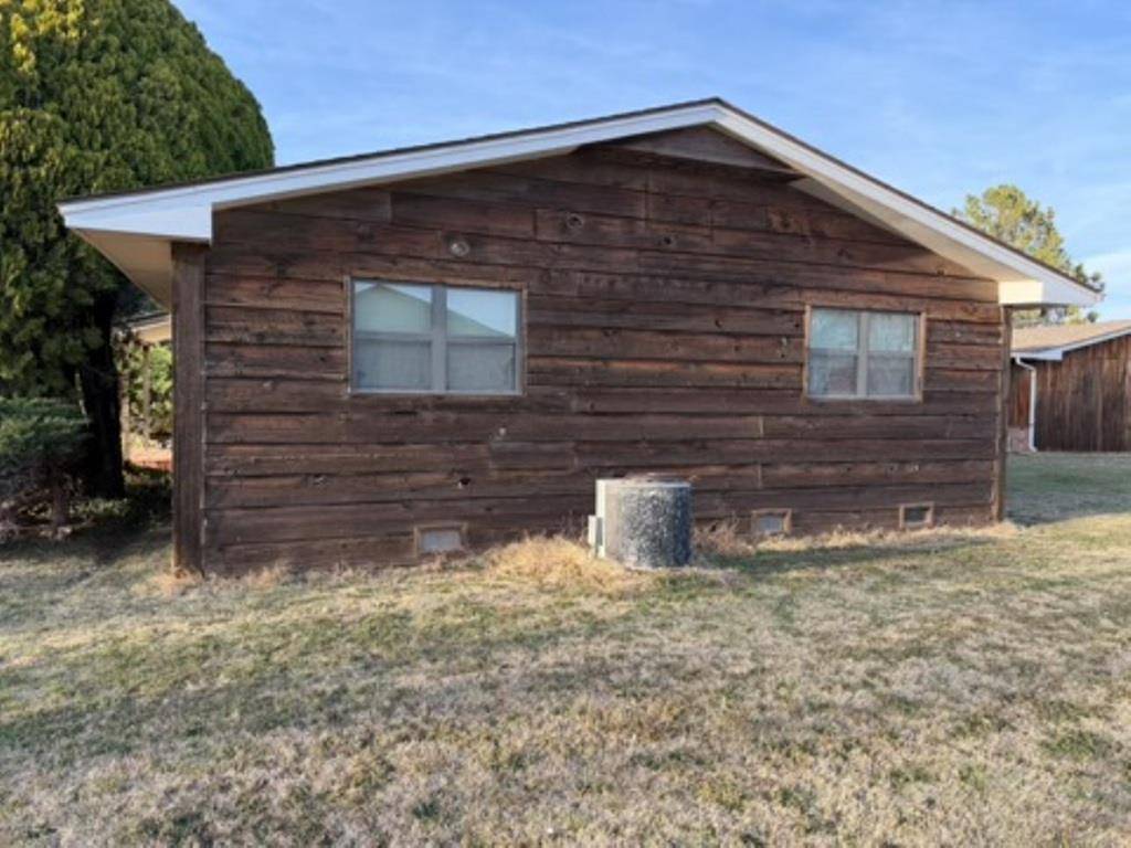 209 SW 6th ST, Fort Supply, OK 73841