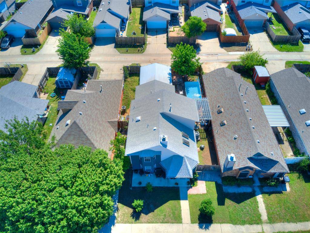 2114 Westmore DR, Moore, OK 73170