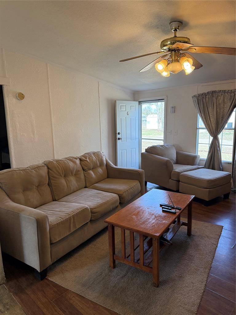 209 E 1st ST, Davenport, OK 74026