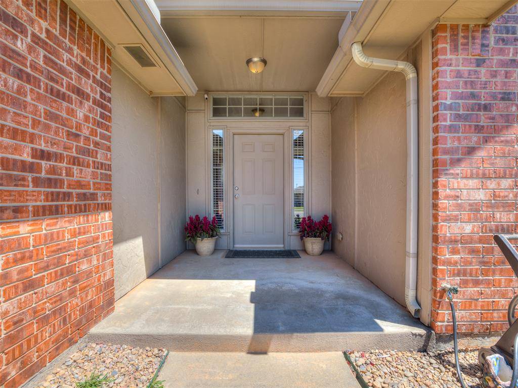 3312 Ashton DR, Moore, OK 73160